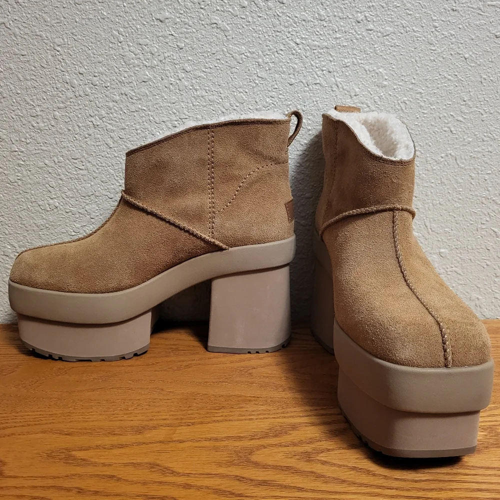 UGG Tan Mini New Heights Platform Boots Size 10